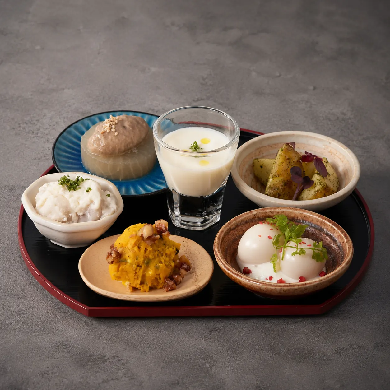 彩り小皿料理の盛り合わせ